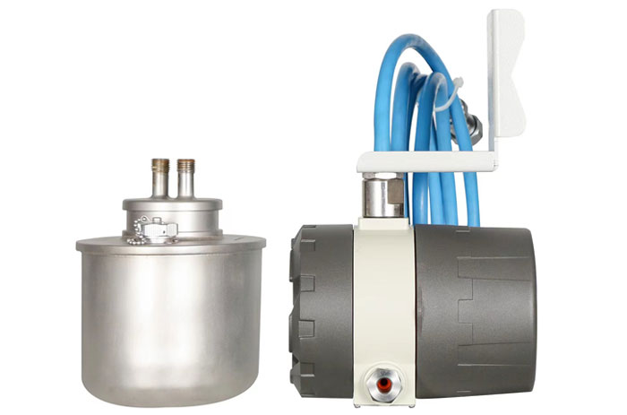 Coriolis mass flow meter for fluorochemical and specialty gas